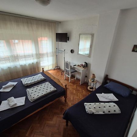Hotel Prenociste Chardak Tuzla Exterior foto